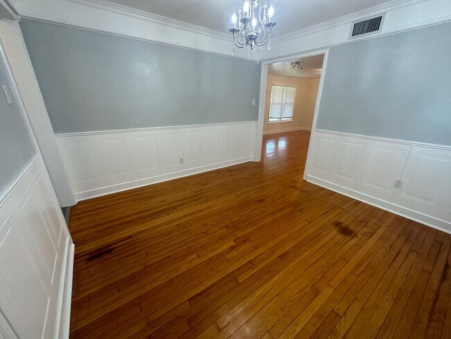 Building Photo - 425 Louisiana Ave