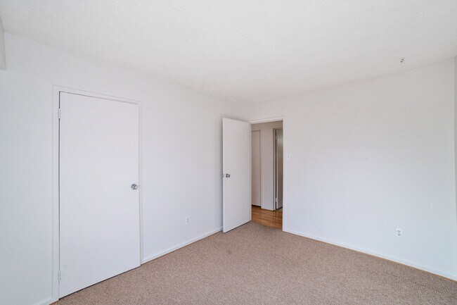 Building Photo - 6145 Edsall Rd