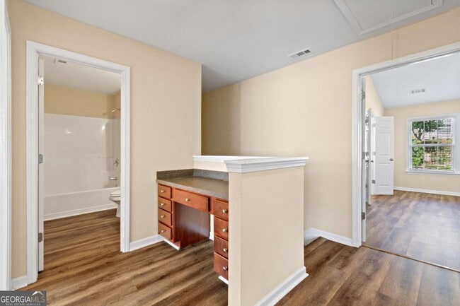 Building Photo - 3323 Castleberry Village Cir