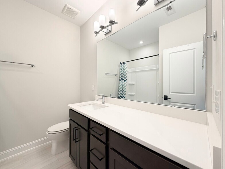 Building Photo - 829 Amley Pl