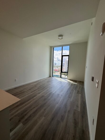 Building Photo - 144 NW 32nd St