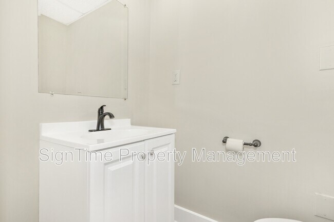 Building Photo - 152 E South St