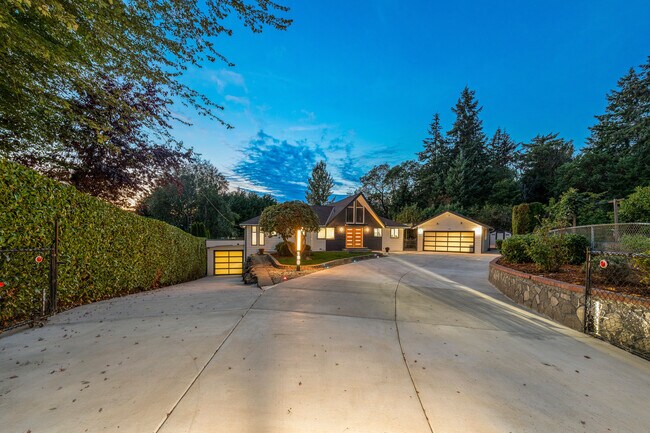 Building Photo - 130 SW 194th St