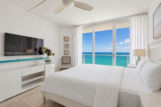 Building Photo - 16445 Collins Ave