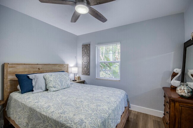 Building Photo - 404 S Caloosahatchee Ave