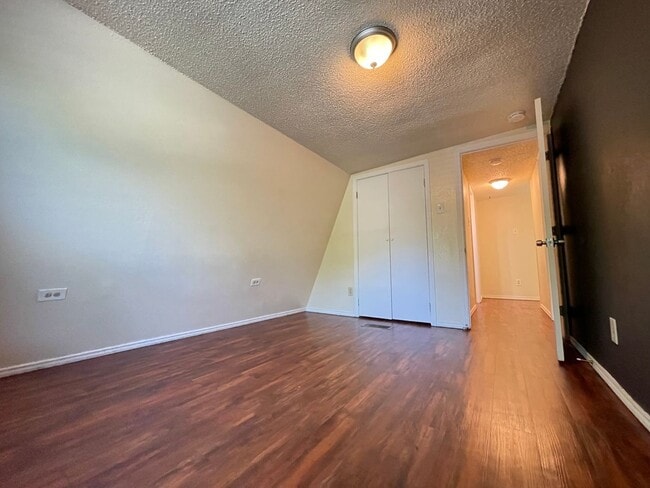 Building Photo - Affordable 2 bed in Arts District
