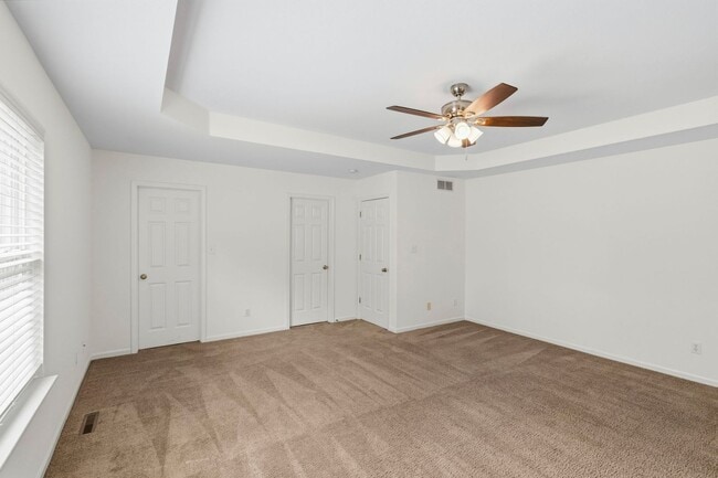 Building Photo - 5004-5006-5006 Betty Jean Way