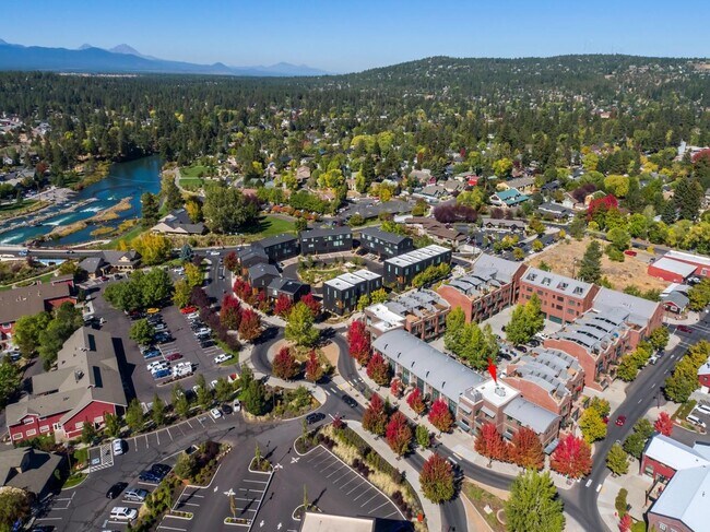 Building Photo - 706 SW Industrial Way