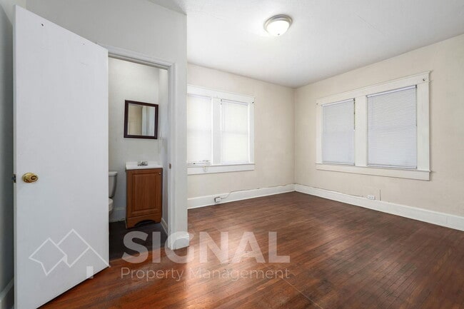 Building Photo - 1618 51st St W