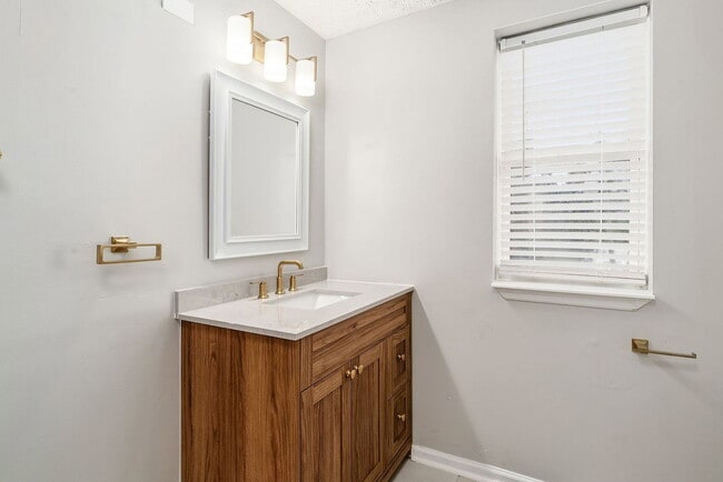 Building Photo - 426 E Mithoff St