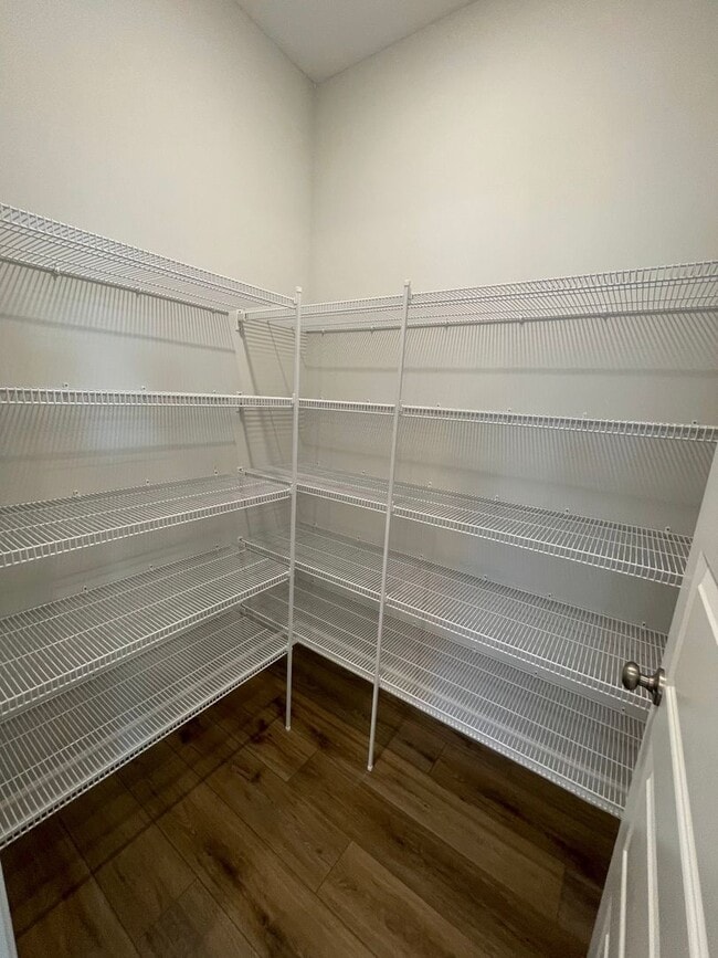 Building Photo - Gorgeous newer 3BD/2.5BA home w/ 2 car garage in Clayton!