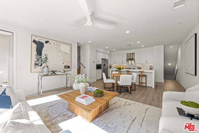 Building Photo - 2111 N Cahuenga Blvd