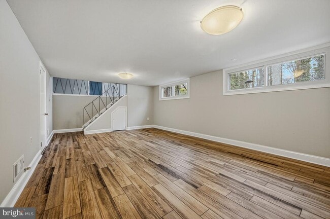 Building Photo - 1513 Fresno Rd