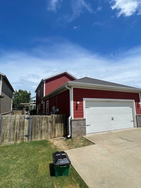Building Photo - 537 N Keats Dr