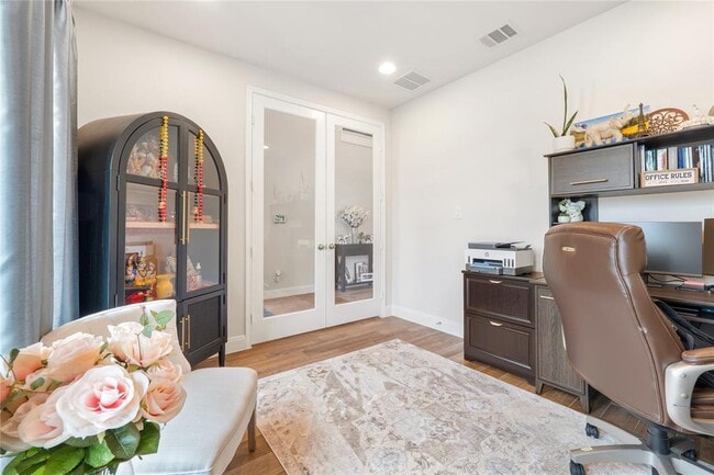 Building Photo - 212 Gary Wayne Dr