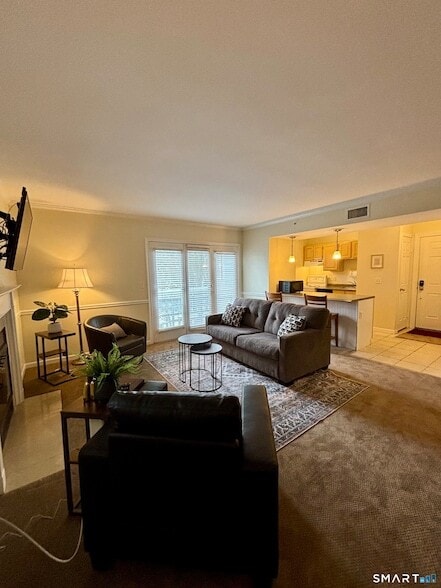 Building Photo - 221 Old Pond Ln