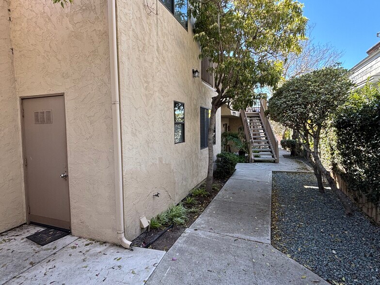 Building Photo - 2629 B St