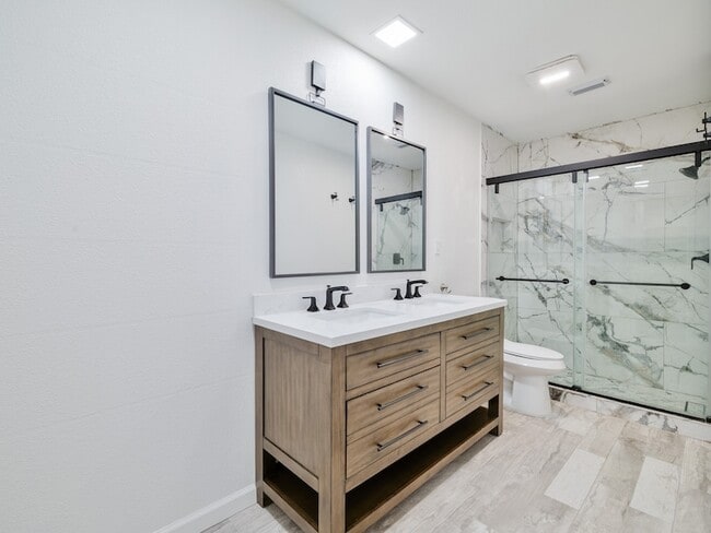 Building Photo - 14911 Wunderlich Dr