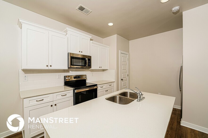 Building Photo - 1400 Brookhaven Dr