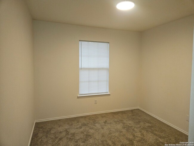 Building Photo - Gated Community Near Medical Center