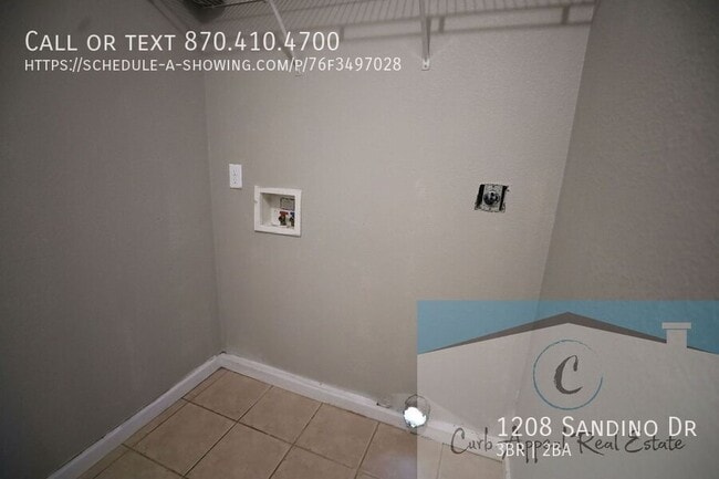 Building Photo - 1208 Sandino Dr