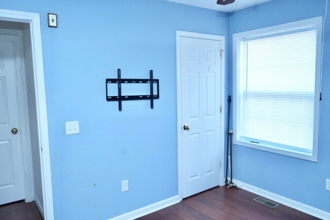 Building Photo - 3 Bedroom House Available Near Gordonsville