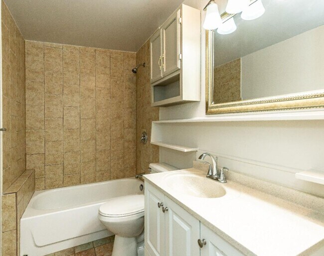Building Photo - PRE LEASING NOW - AVAILABLE 8/1