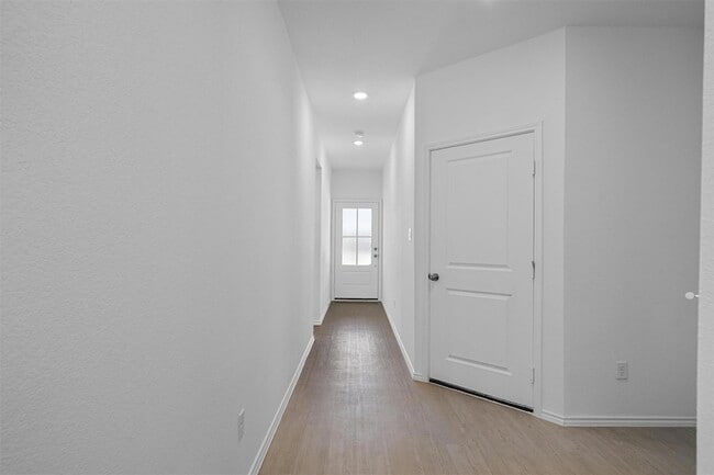 Building Photo - 3305 Everett