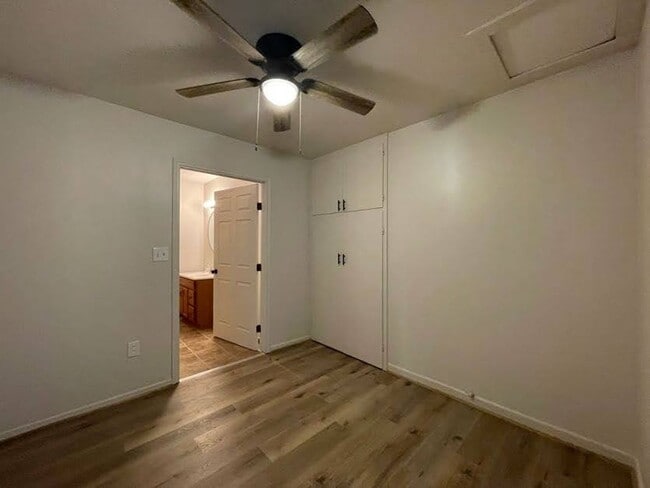 Building Photo - Lamesa Luxe Retreat – Modern Comfort Meets Small-Town Charm