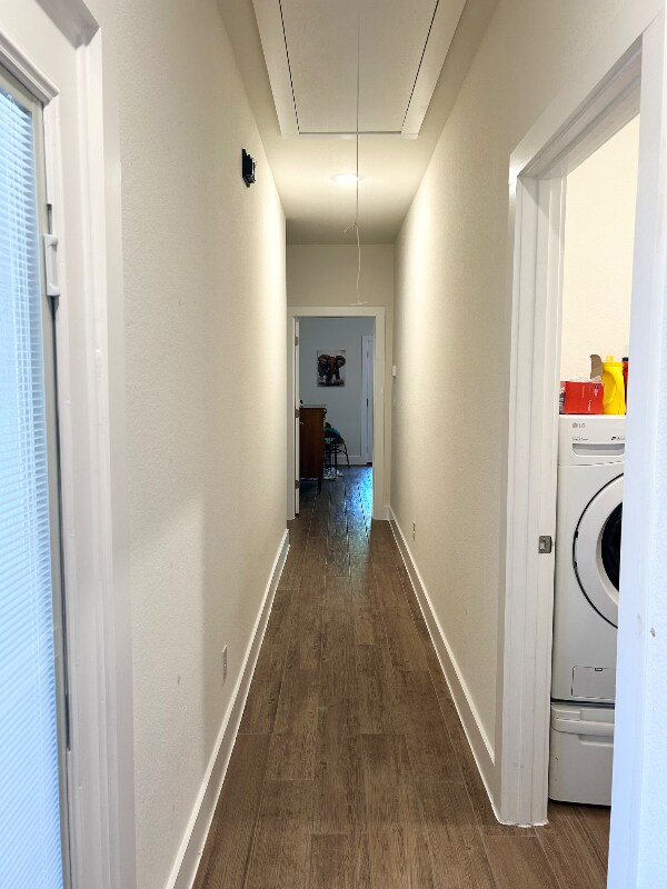 Building Photo - 608 Parkline Dr