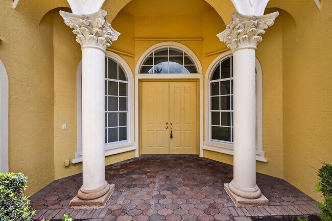 Building Photo - 8873 Via Brilliante