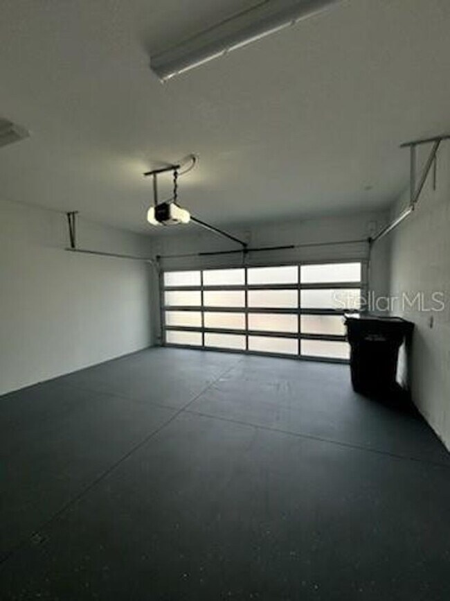 Building Photo - Providence Townhome For Rent