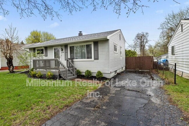 Building Photo - 5394 Drayton Rd