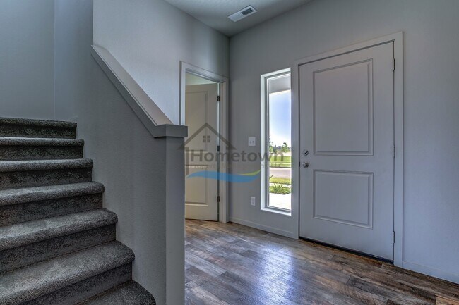 Building Photo - Beautiful 3 bed 2.5 bath Home in Post Falls
