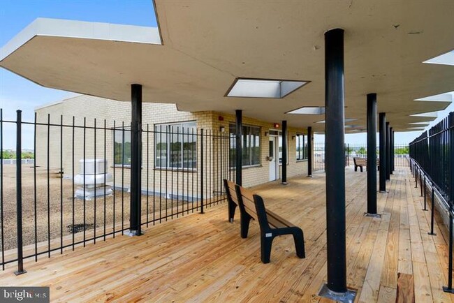 Building Photo - 6641 Wakefield Dr