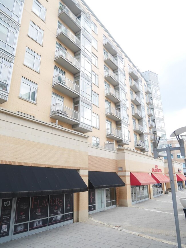 Building Photo - Modern 1-Bedroom Condo in One Independence...