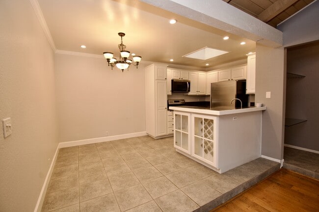 Building Photo - 21372 Brookhurst St