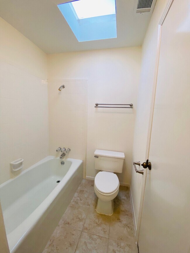 Building Photo - 30 River Creek Way