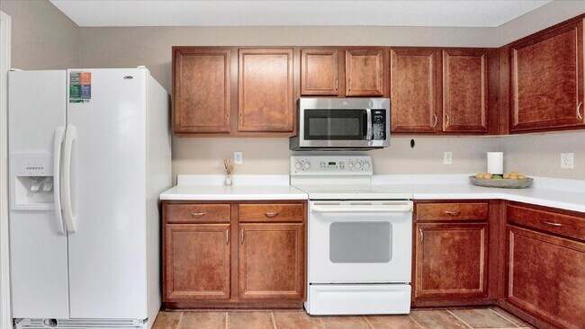 Building Photo - "Charming 3-Bedroom Home with 2 Full Baths in New Braunfels – 1,425 Sq Ft of Comfort on Cherokee ...