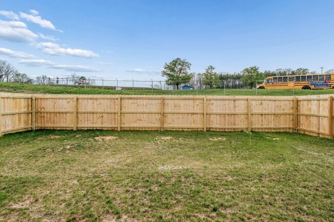 Building Photo - Brand new home in a great location central to all of Tri-Cities