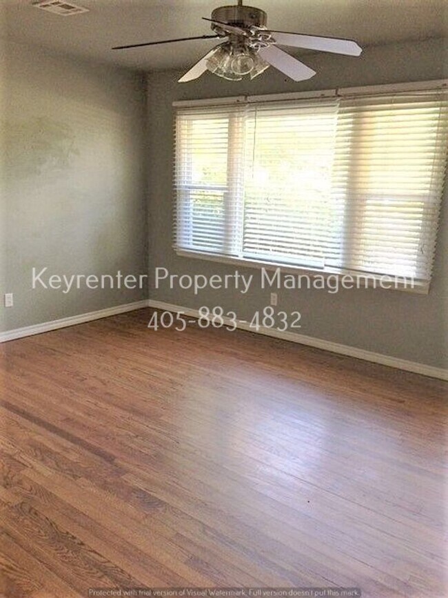 Building Photo - Renovated 3 Bedroom close to OU Campus!! LAWNCARE INCLUDED!!