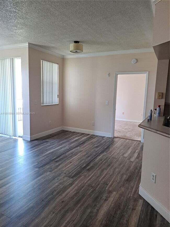 Building Photo - 3255 NE 184th St