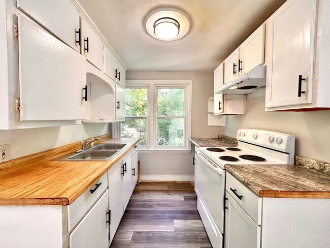 Building Photo - 2532 Maffett St