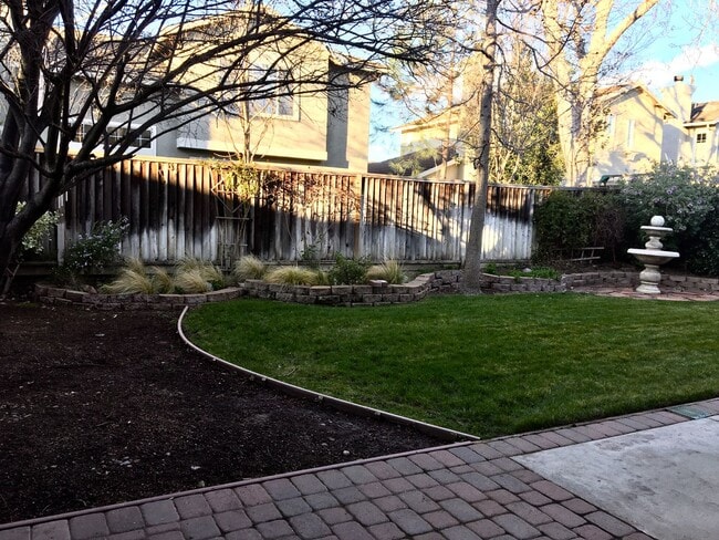 Building Photo - Charming Livermore Home 3 bd/2.5 ba. with upgrades, Great schools, close to downtown