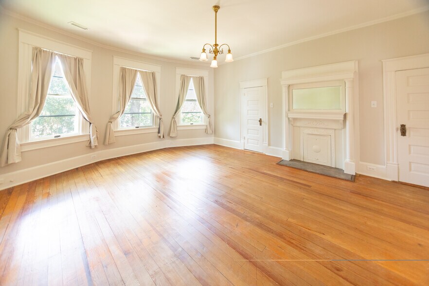 Upstairs Bedroom 2 - 1014 Shepherd St