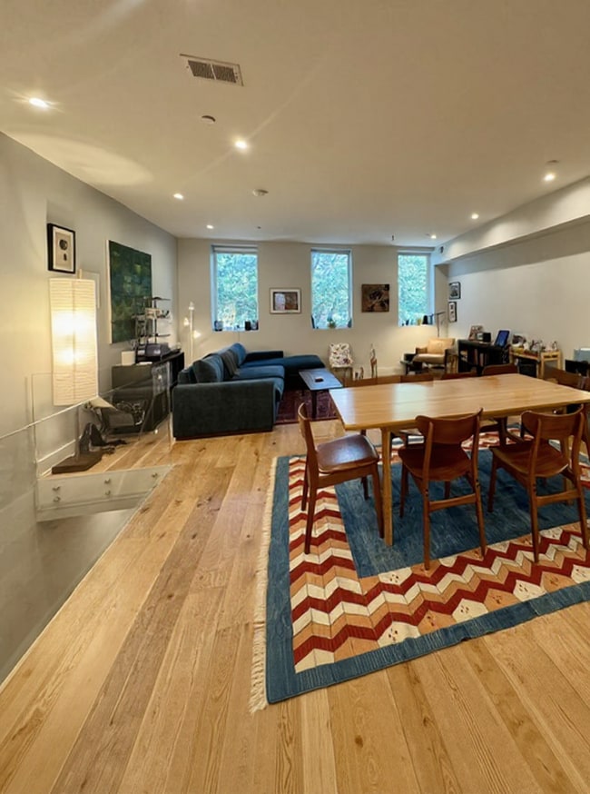 Building Photo - LUXURY CONDO BY METRO