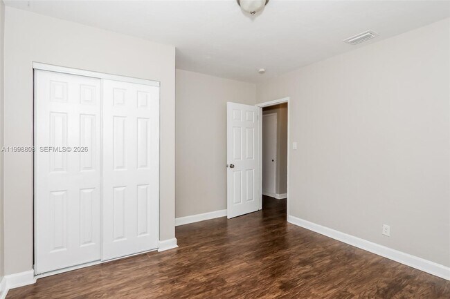 Building Photo - 1328 NW 3rd Ave