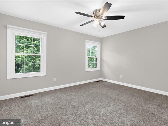 Building Photo - 7896 Pavilion Dr