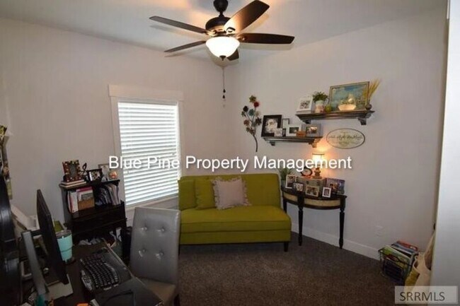 Building Photo - 705 Birmingham Ln