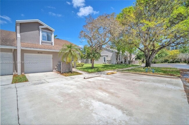 Building Photo - 15743 Woodgate Pl